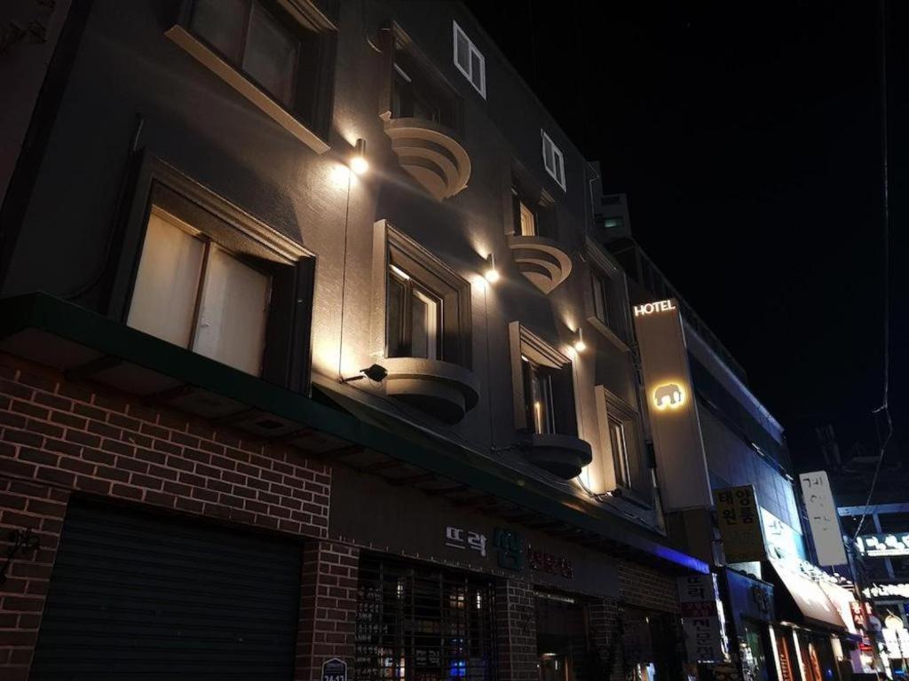 Hotel Elephant Ciudad Metropolitana de Ciudad Metropolitana de Busan Exterior foto